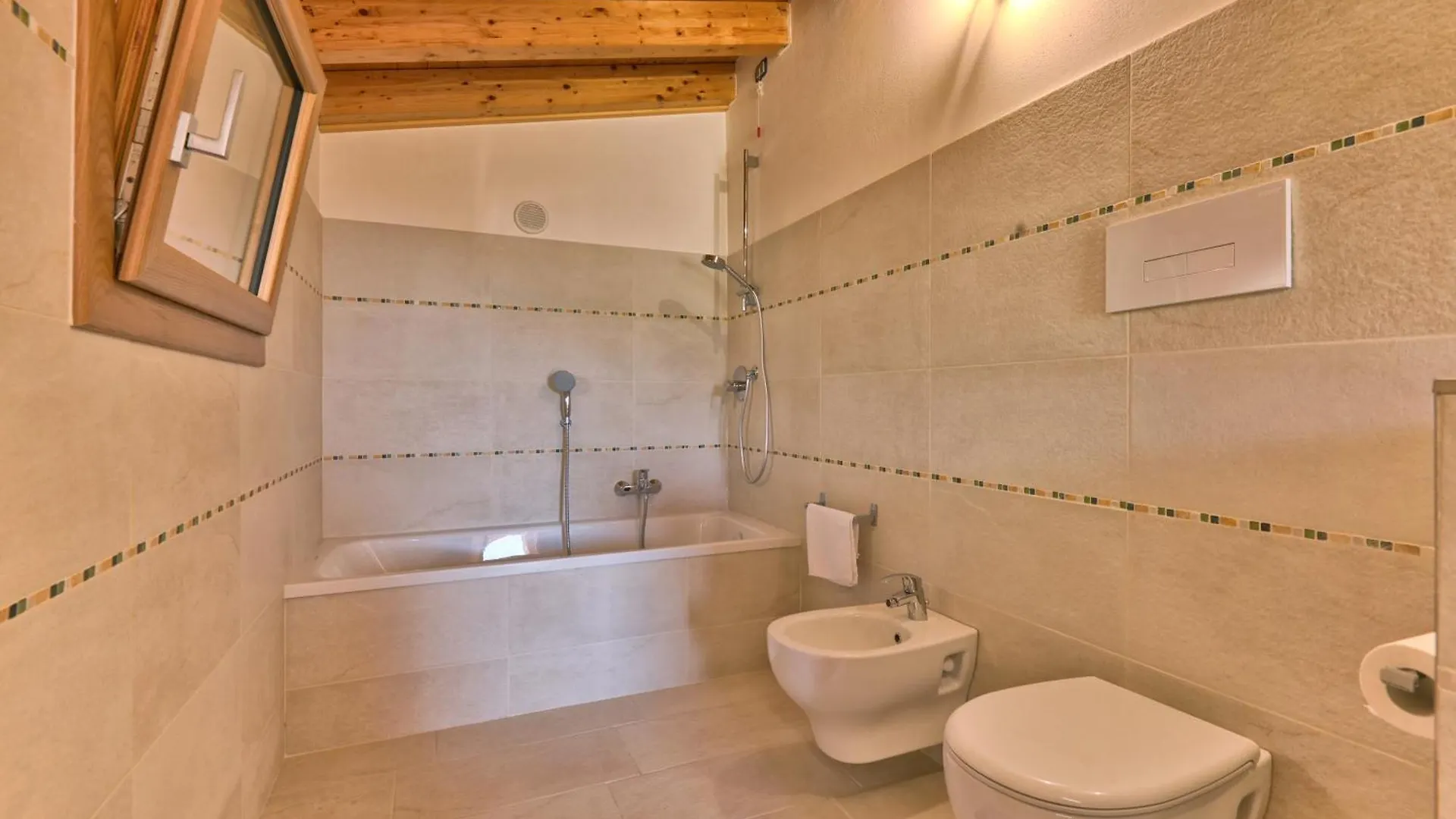 טיניאלה Villa Sole With Stunning Lake View