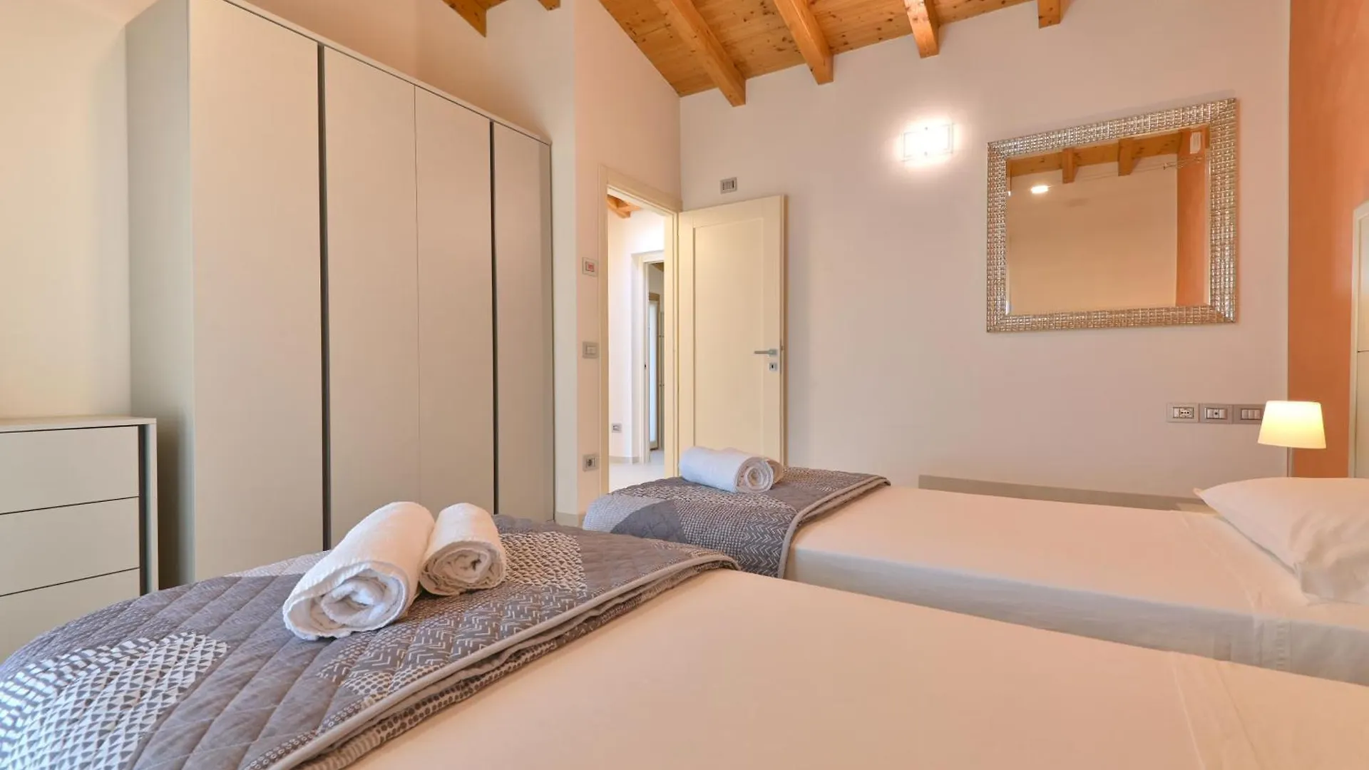 טיניאלה Villa Sole With Stunning Lake View איטליה