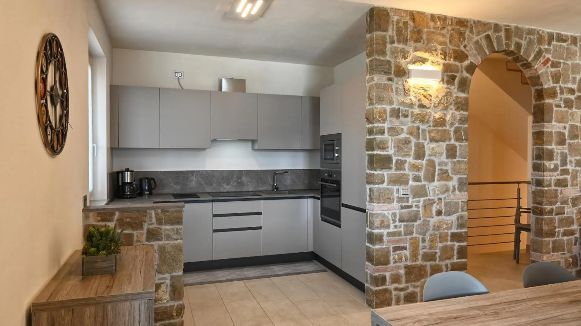 טיניאלה Villa Sole With Stunning Lake View 0*,  איטליה