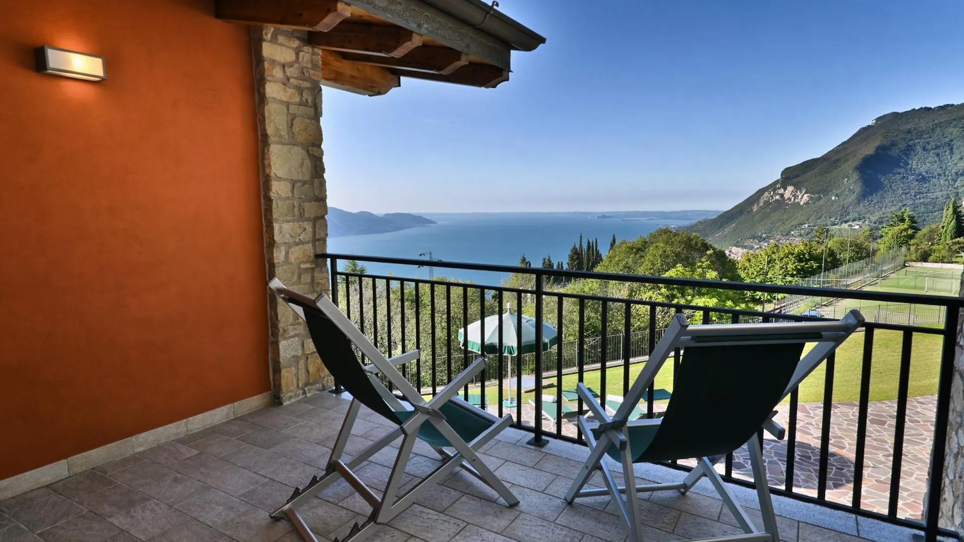 טיניאלה Villa Sole With Stunning Lake View