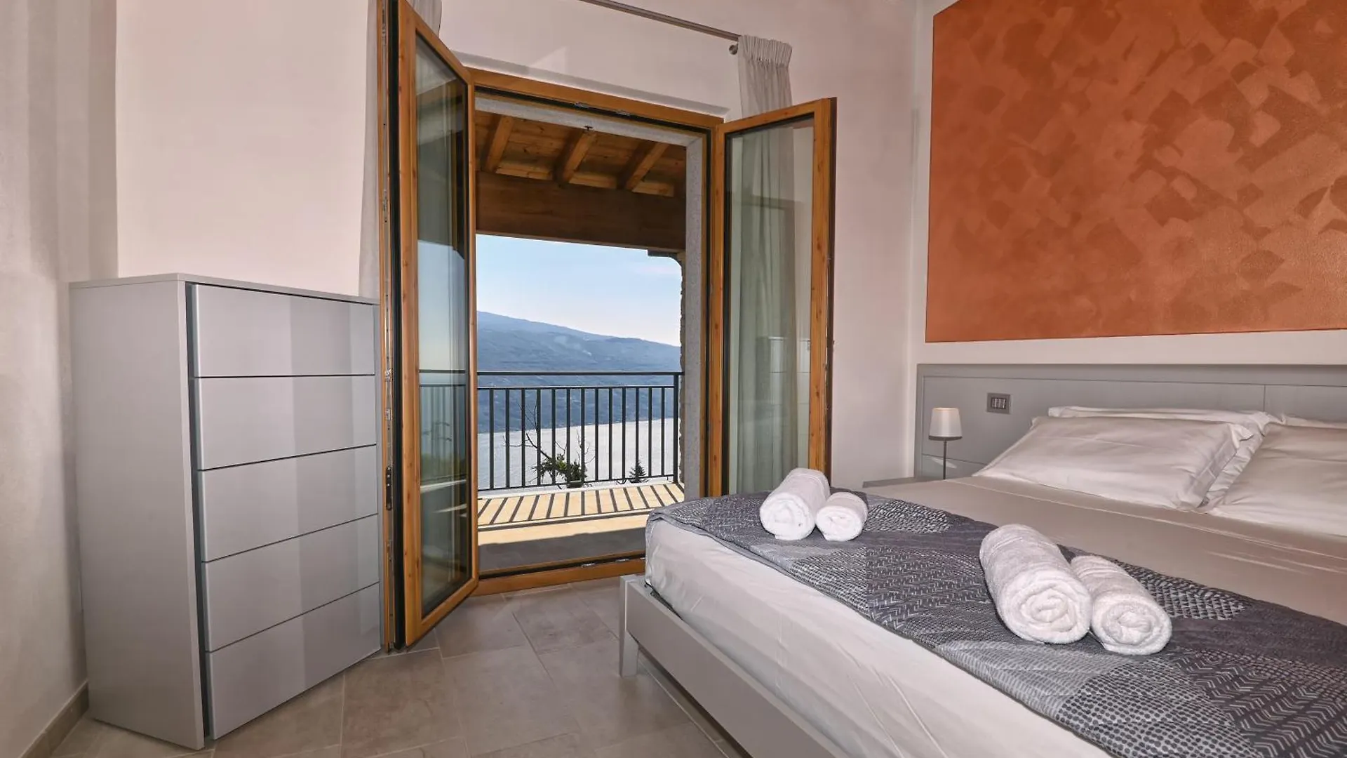 Villa Sole With Stunning Lake View Tignale